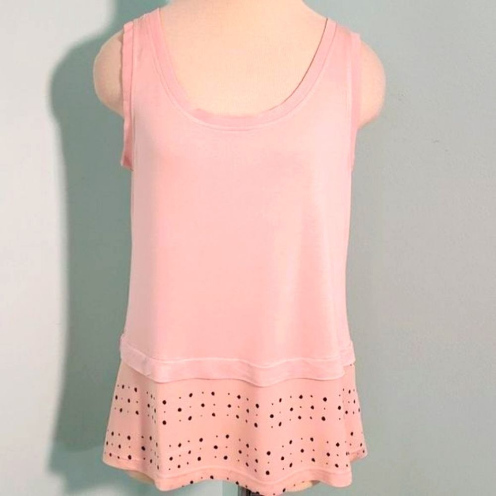 Max Jeans pink sleeveless blouse. Trim on the bottom is polka-dot. Size …